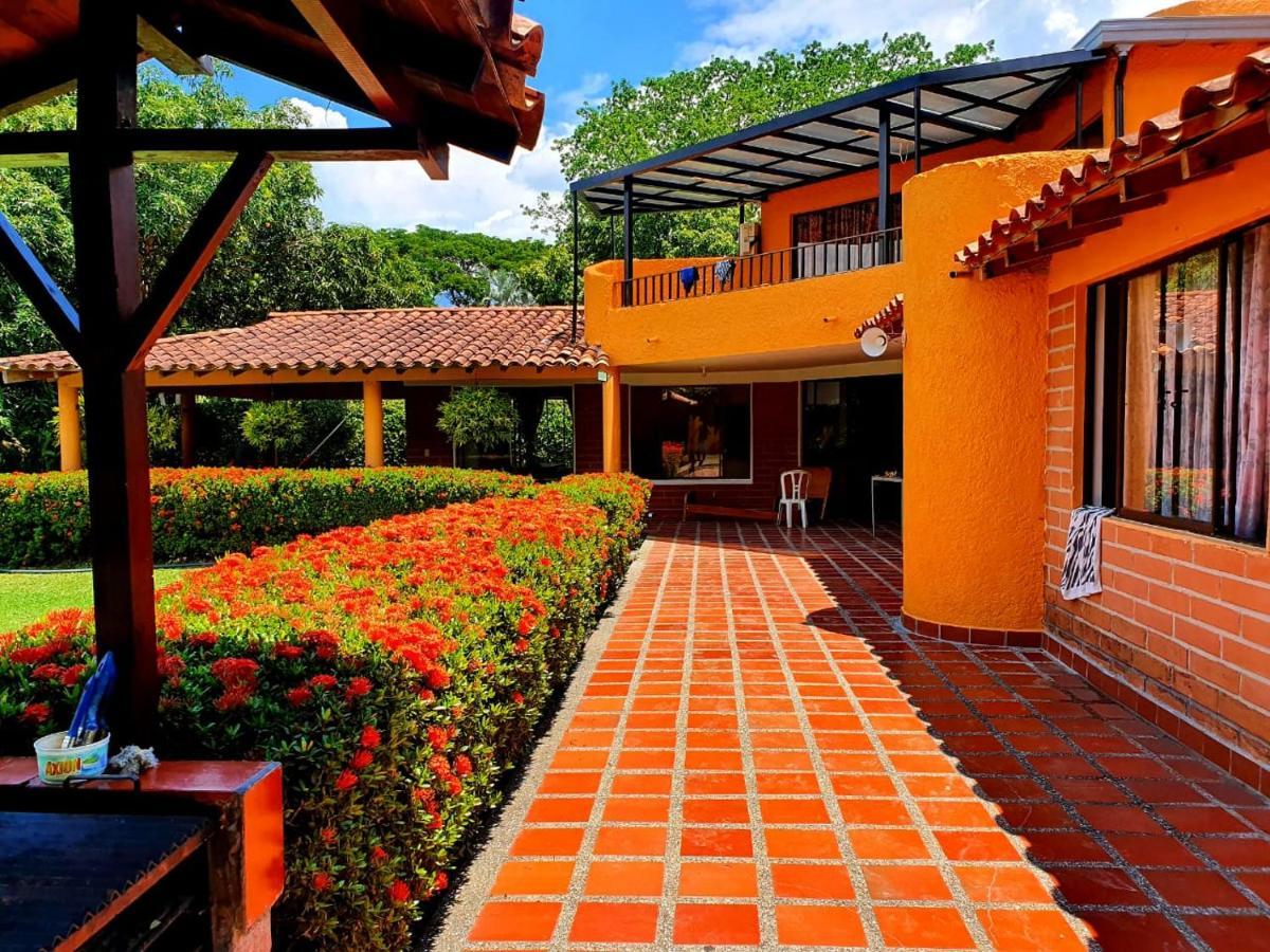 Finca Hacienda El Castillo ซานตาเฟเดอันตีโอเกีย ภายนอก รูปภาพ